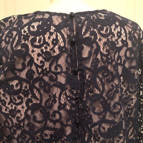 Contrast Lace button-back Blouse - Picture 4 of 5